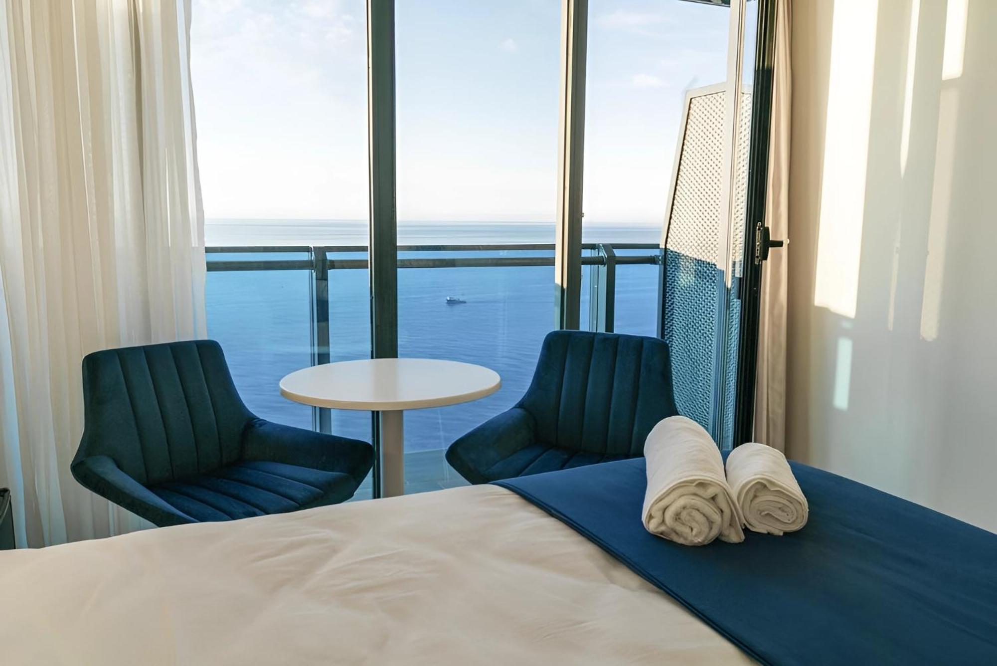 Orbi Batumi City Beach View Hotel Dış mekan fotoğraf