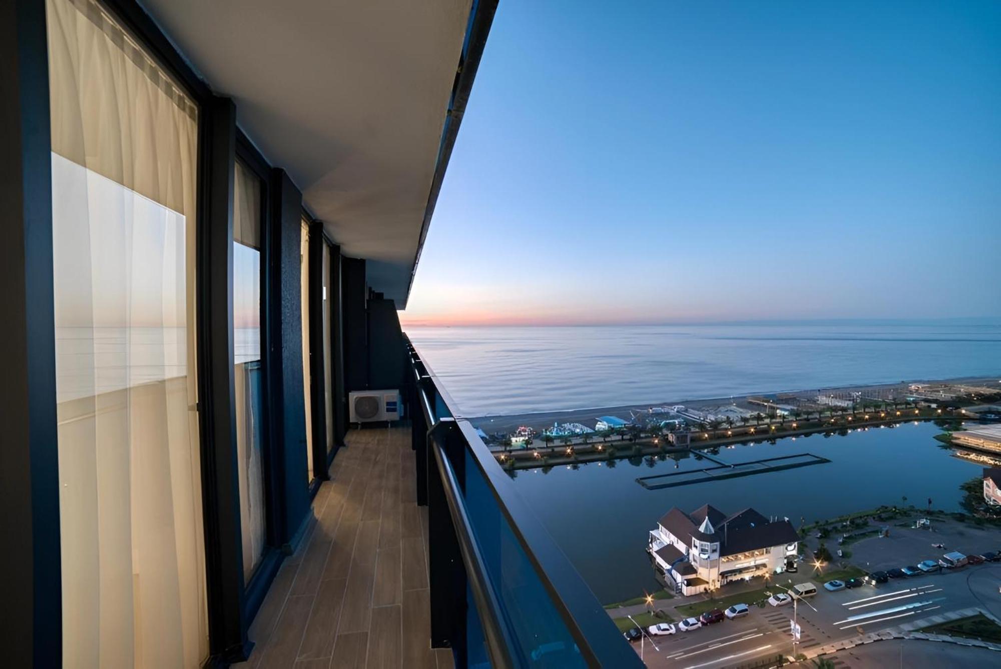 Orbi Batumi City Beach View Hotel Dış mekan fotoğraf