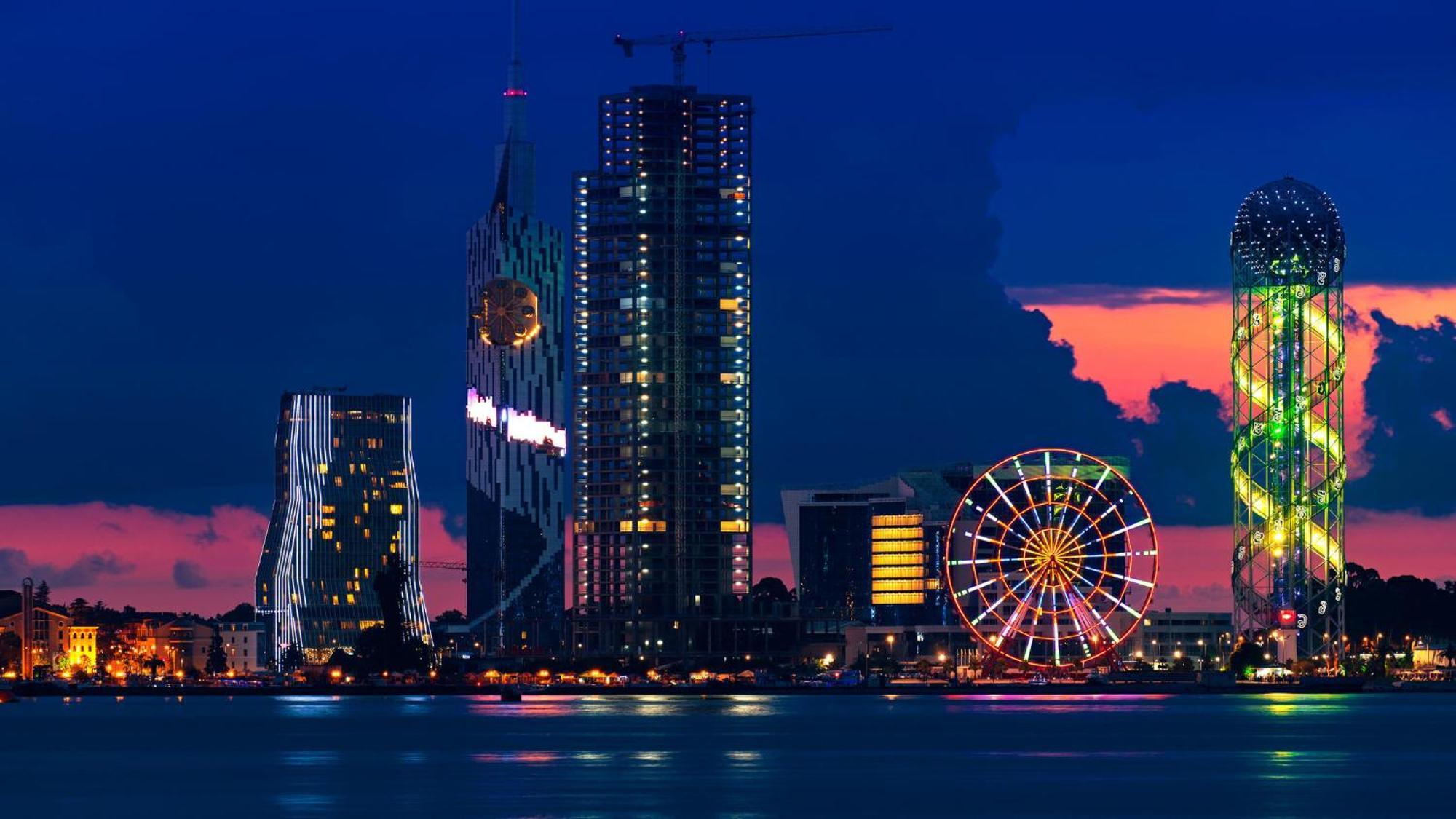 Orbi Batumi City Beach View Hotel Dış mekan fotoğraf